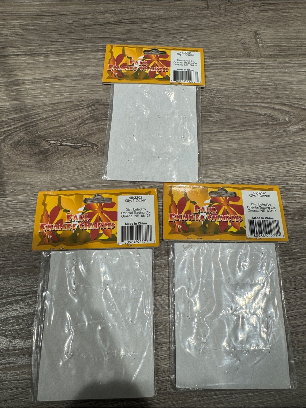 š Fall Enamel Charms - 3 New Packs Of Multi-Color Leaf Charms - Picture 10 of 16